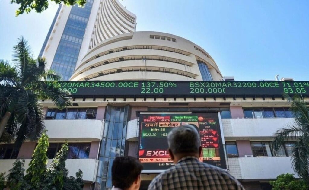 Sensex 102 अंक बढ़ाता है, शुरुआती व्यापार में रुपया 7 पैस फॉल्स